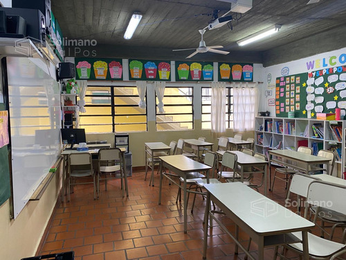 Local / Oficina / Instituto Educativo En Olivos