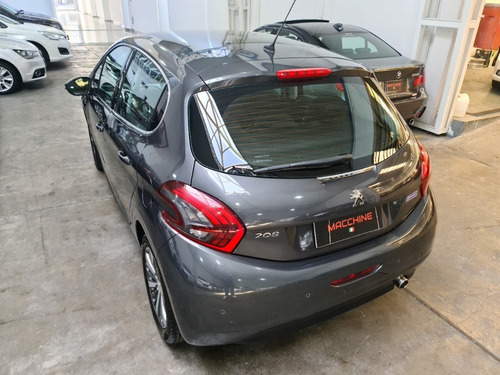 Peugeot 208 Feline