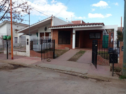 Imagen 1 de 9 de Vendo Propiedad En B° Sol Y Lago