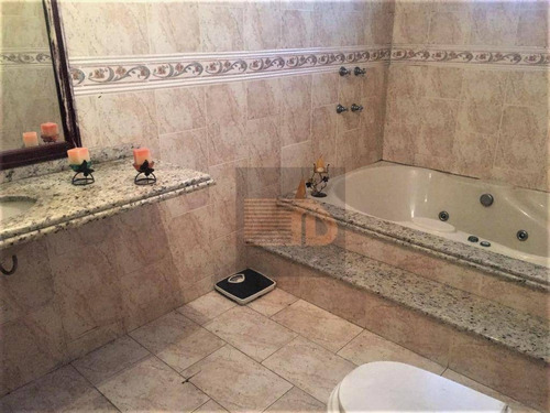 Imagem 10 de 18 de Casa 3 Dormitórios À Venda, 400,00 M2 - Uberaba - Curitiba - Ca0137