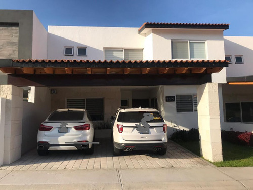 Hermosa Residencia En Lomas De Juriquilla, Terreno De 250, 4