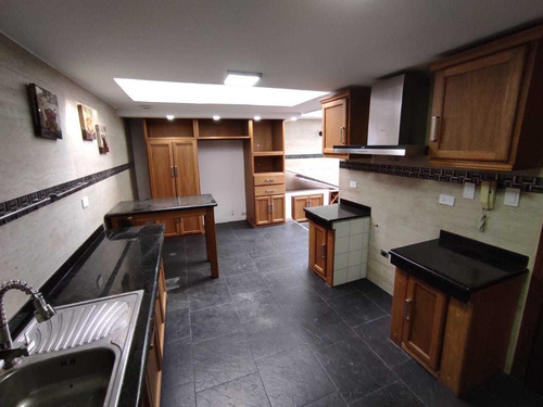 Casa En El Norte De Quito 3 Habitaciones En Conjunto Privado