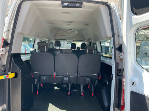 Ford Transit 2.2 Pasajeros Larga Custom Mt