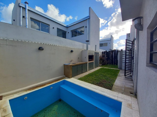 Imagen 29 de 30 de Duplex En Venta En La Plata Calle 34 E/ 141 Y 142 Dacal Bienes Raices
