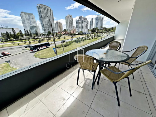 Exclusivo Apartamento En Edificio Con Servicios, A Pasos Del Mar Y Del Hotel Enjoy Conrad