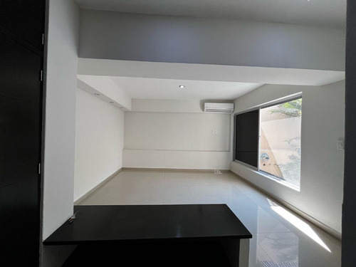 A Unas Cuadras De Plaza Galerías - Roq-1302-cc