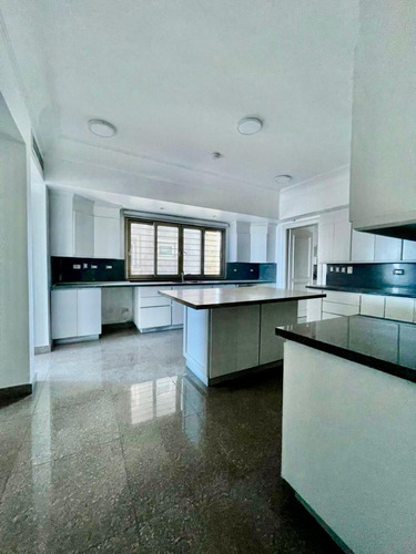 For Sale Apartamento En La Avenida Anacaona Con 548 Metros Con 4 Habitaciones Y 4 Parqueos