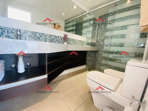 Venta De Apartamento De 2 Dormitorios En Icon Brava Punta Del Este