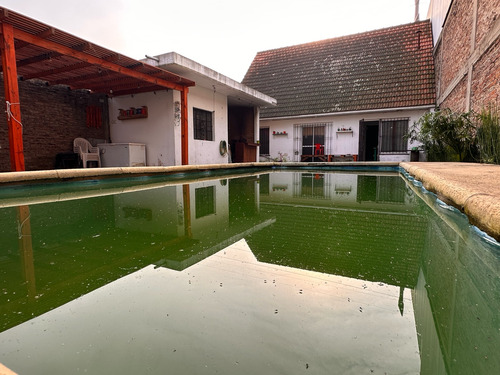 Casa Con Gran Lote En Quilmes Oeste (ideal Inversionistas O Emprendimiento)