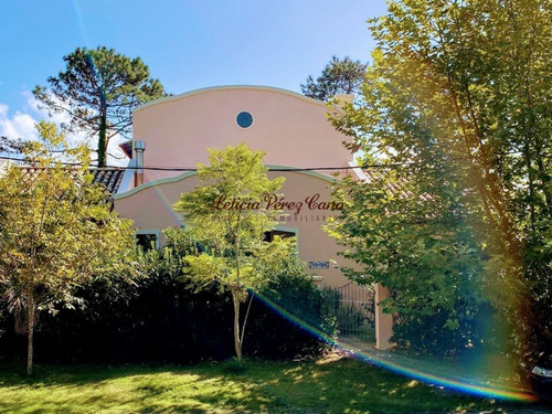 Venta Casa En Jardines De Cordoba 4 Dormitorios- Ref: 18922