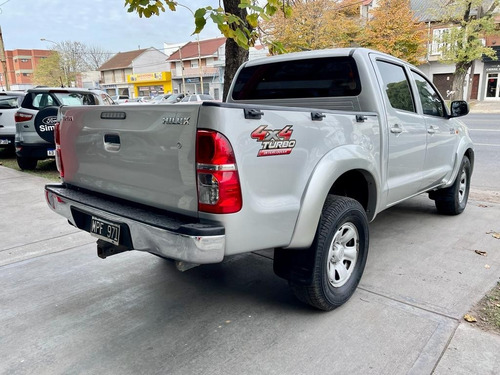 Imagen 7 de 11 de Toyota Hilux 3.0 D Sr 4x4 2013