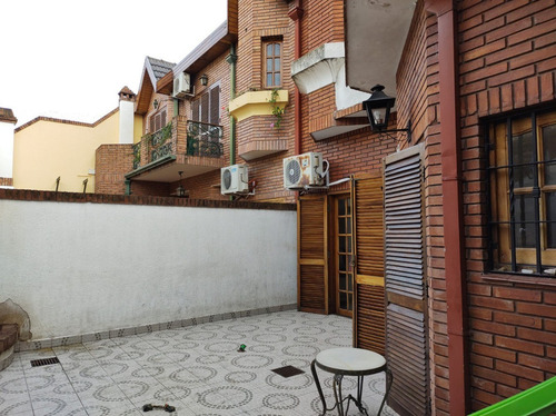 Imagen 6 de 13 de Casa En Venta Banfield Centro 4 Dormitorios Garage Permuta