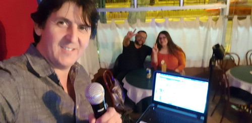Imagen 3 de 5 de Cantante En Vivo