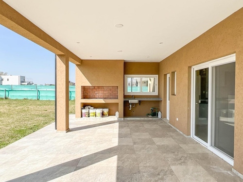 Imagen 22 de 28 de Casa En Alquiler - Barrio El Trébol - Haras De Santa María Escobar