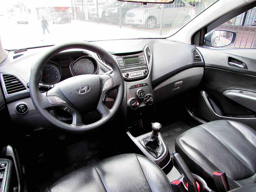 Imagem 12 de 15 de Hyundai Hb20s 1.0 Comfort Plus 12v Flex 4p Manual