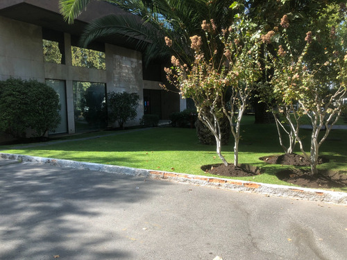 Amplia Oficina Los Leones Lota 5 Privados 3 Baños 3 Est 2 Bd