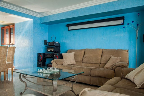 Pent House En Edificio Mas Cotizado De La Isla, Acceso A La Playa