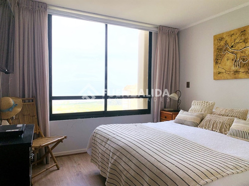 Departamento Amoblado En Venta De 3 Dorm. En Santo Domingo