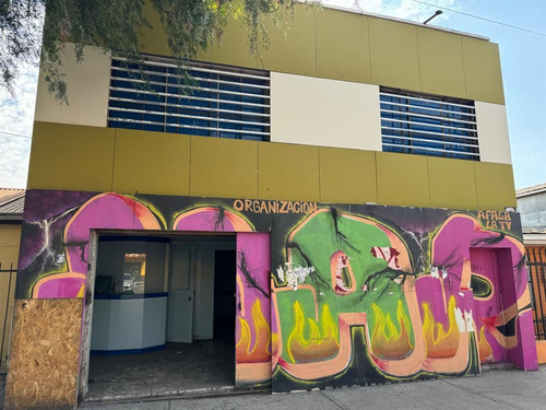 Hermoso Y Amplio Local En Departamental Con Clotario Blest