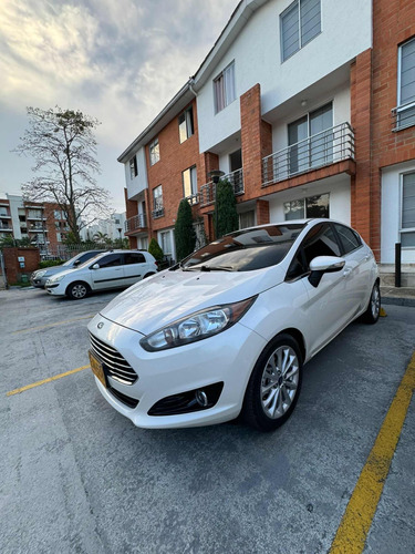 Ford Fiesta 1.6 Hatchback Titanium | TuCarro