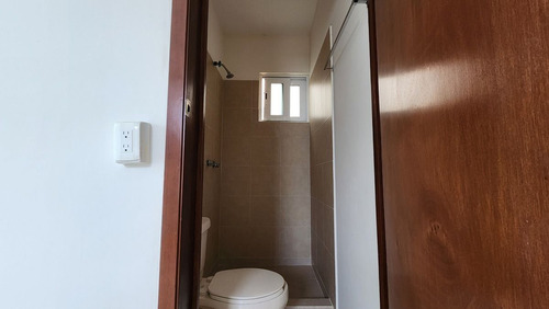 Casa En Renta De 1 Planta En Residencial Misión San Jerónimo, 2 Hab.