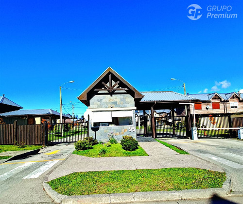 Casa En Venta De 4 Dorm. En Pucón