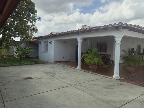 Imagen 20 de 21 de En Venta Amplia Y Hermosa Casa En La Mejor Urb. De La Ciudad