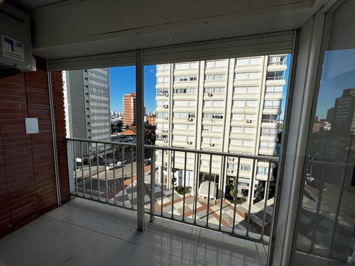 Imagen 25 de 28 de Excelente Departamento . Dos Ambientes, En Peninsula. Punta Del Este. Esquina Gorlero Y 21. La Pagina No Me Permite Poner La Direccion Exacta En Ubicacion.