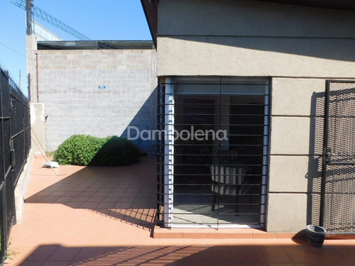 Imagen 10 de 30 de Oficina En Venta Sobre Colectora Acceso Oeste - Moreno