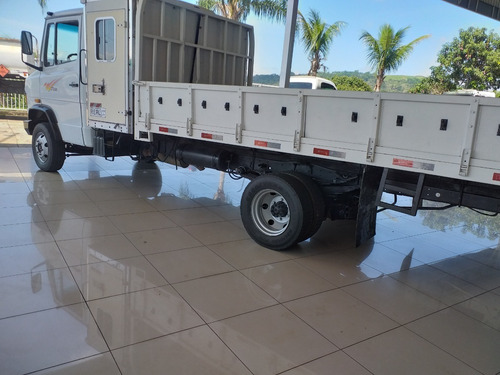 Imagem 4 de 7 de Caminhão Cabine Suplementar Mb 710 2003/2003