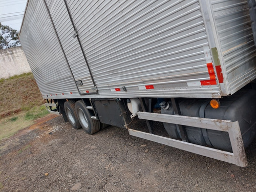 Imagem 12 de 13 de Volvo Vm 260