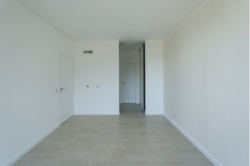 Townhouse En Alquiler En Luciérnagas 5 Ambientes