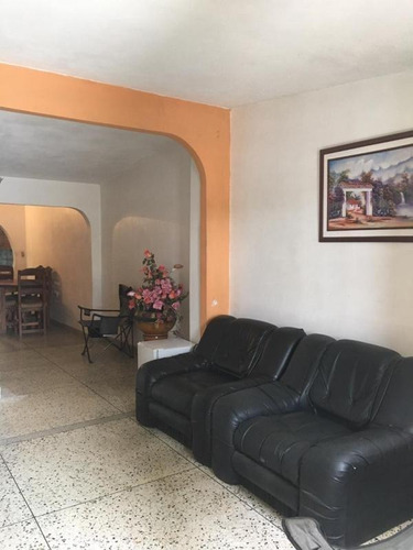 Imagen 1 de 15 de Se Vende Casa En La Urb. Los Jarales, San Diego. Código.: Foc-1046