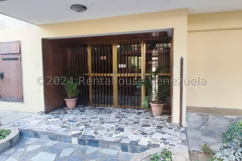 Venta De Apartamento, Montalban 2, Excelente Oportunidad, 3 Habitaciones. Lan 