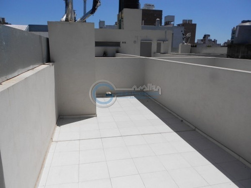 Venta Departamento Un Dormitorio - Balcon Contrafrente Y Terraza Exclusiva Con Parrillero - San Luis 3100