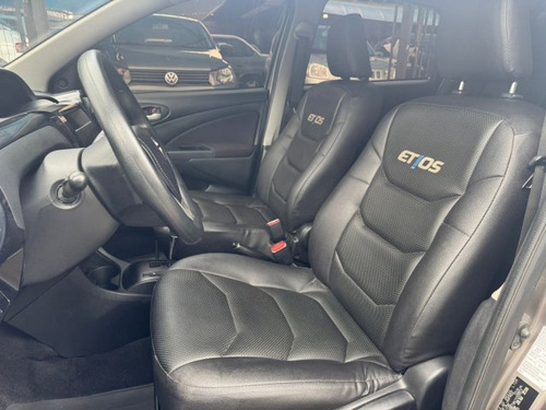 Toyota Etios Etios 1.3 X 16V FLEX 4P AUTOMÁTICO