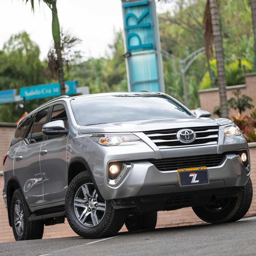 Imagen 5 de 15 de Toyota Fortuner 2019 2.8l