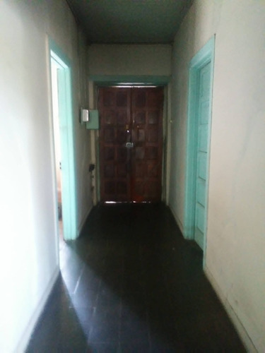 Casa Céntrica Con Terreno Con Alta Plusvalía En Villa Eden.