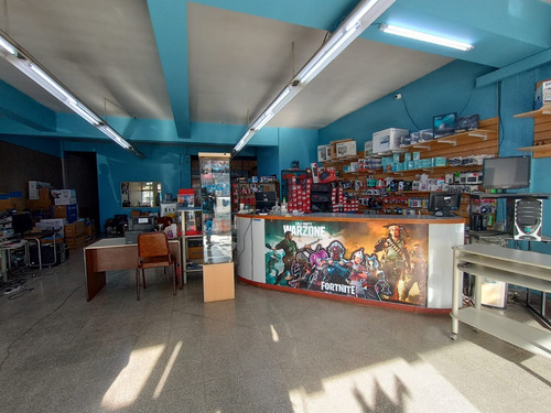Venta Magnifico Local Comercial En 2 Plantas - 450 M2 - Zona Centro De San Justo