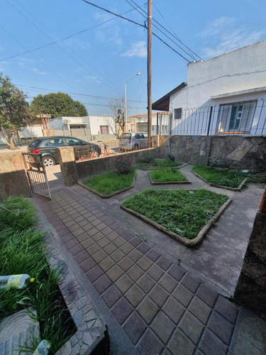 Casa | 2 Dormitorios | A Reciclar | Cochera | Capitán Bermúdez | Barrio Centro