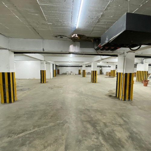Torre Comercial En Venta 3.000 M2 - Urb. Las Mercedes
