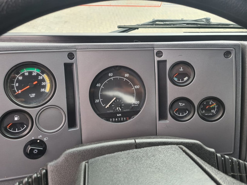 Imagem 6 de 14 de Ford Cargo 1317 4x2 Ano 2004 Gerador 150 Kva Ano 2014