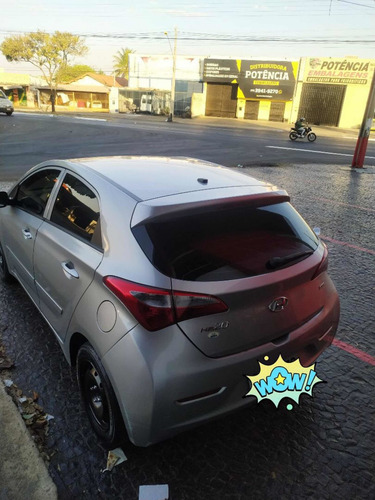 Imagem 1 de 6 de Hyundai Hb20 2013 1.0 Comfort Flex 5p