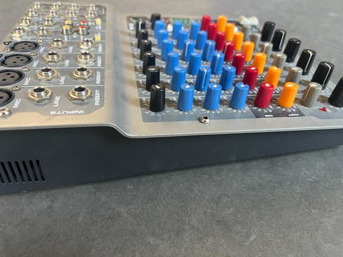 Consola Mixer Peavey Pv8 6 Entradas 4mic 2line St Oferta!!!