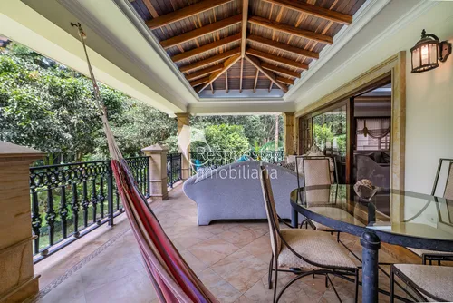 Vendo Hermosa Casa En El Poblado - Como Vivir En Una Finca.