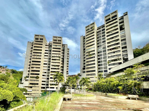 Apartamento En Venta  Urb. Alto Hatillo   Caracas. 24-17323 Yf