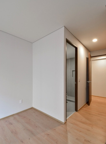 Imagen 10 de 12 de Muy Amplio Townhouse En 2 Plantas Con Patio, 63990