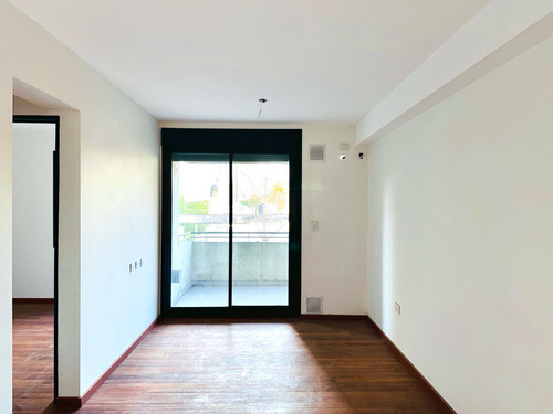 Departamento En Venta 1 Dormitorios Con Balcón Y Cochera! Barrio Martin