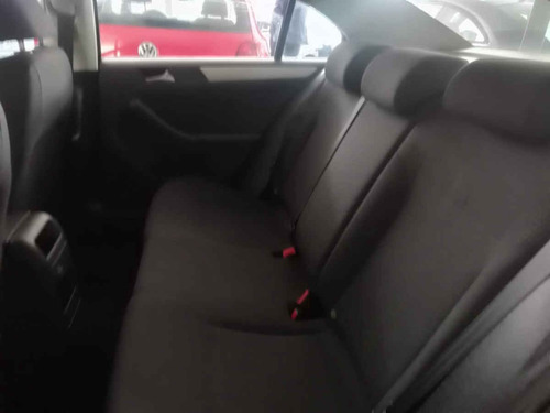 Imagen 11 de 13 de Volkswagen Jetta 2017 4p Comfortline L5/2.5 Man