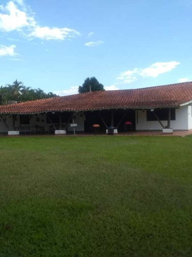 Imagen 1 de 10 de Casa En Venta En Urb. Guataparo Valencia Cod: Inc-029